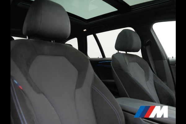 BMW 5 Serie Touring 530e xDrive M Sport PHEV 293pk Dealer O.H. | Panodak | Head Up | Laser LED | 360 Camera | Harman & Kardon | Sfeerverlichting | Alcantara Sportstoelen Verwarmd | Keyless | Blis | Virtual | Navigatie | DAB | Plug In Hybrid
