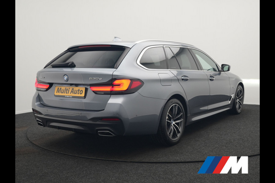 BMW 5 Serie Touring 530e xDrive M Sport PHEV 293pk Dealer O.H. | Panodak | Head Up | Laser LED | 360 Camera | Harman & Kardon | Sfeerverlichting | Alcantara Sportstoelen Verwarmd | Keyless | Blis | Virtual | Navigatie | DAB | Plug In Hybrid