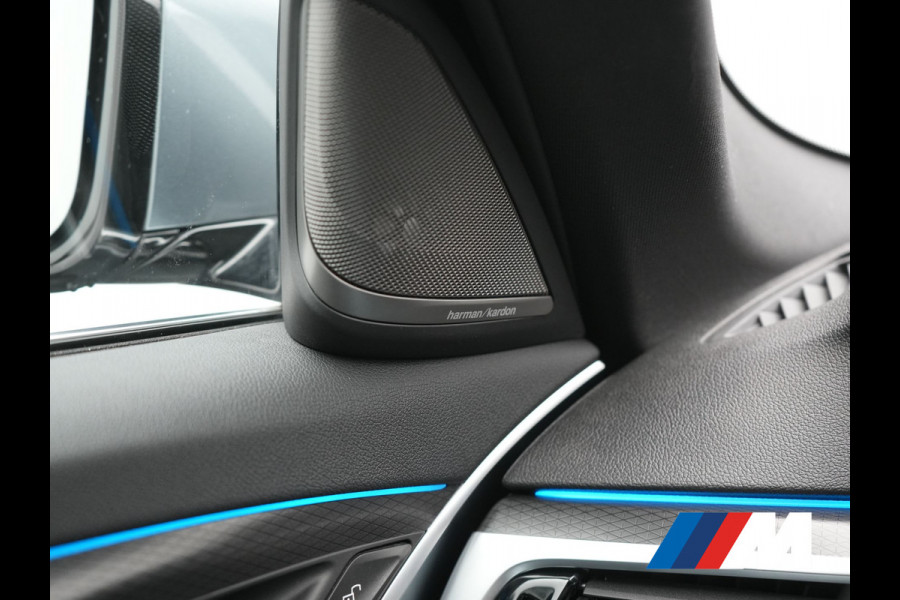 BMW 5 Serie Touring 530e xDrive M Sport PHEV 293pk Dealer O.H. | Panodak | Head Up | Laser LED | 360 Camera | Harman & Kardon | Sfeerverlichting | Alcantara Sportstoelen Verwarmd | Keyless | Blis | Virtual | Navigatie | DAB | Plug In Hybrid