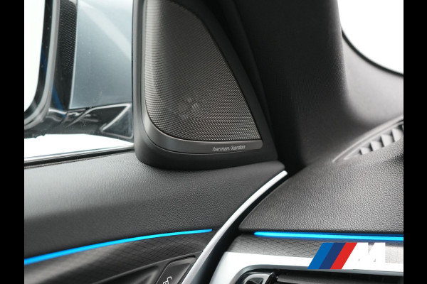 BMW 5 Serie Touring 530e xDrive M Sport PHEV 293pk Dealer O.H. | Panodak | Head Up | Laser LED | 360 Camera | Harman & Kardon | Sfeerverlichting | Alcantara Sportstoelen Verwarmd | Keyless | Blis | Virtual | Navigatie | DAB | Plug In Hybrid