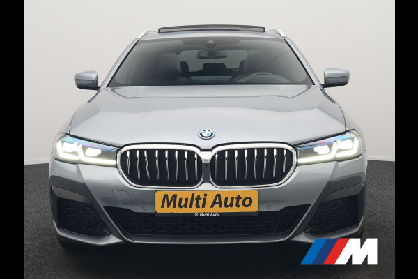 BMW 5 Serie Touring 530e xDrive M Sport PHEV 293pk Dealer O.H. | Panodak | Head Up | Laser LED | 360 Camera | Harman & Kardon | Sfeerverlichting | Alcantara Sportstoelen Verwarmd | Keyless | Blis | Virtual | Navigatie | DAB | Plug In Hybrid