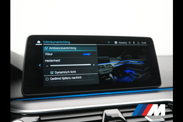 BMW 5 Serie Touring 530e xDrive M Sport PHEV 293pk Dealer O.H. | Panodak | Head Up | Laser LED | 360 Camera | Harman & Kardon | Sfeerverlichting | Alcantara Sportstoelen Verwarmd | Keyless | Blis | Virtual | Navigatie | DAB | Plug In Hybrid