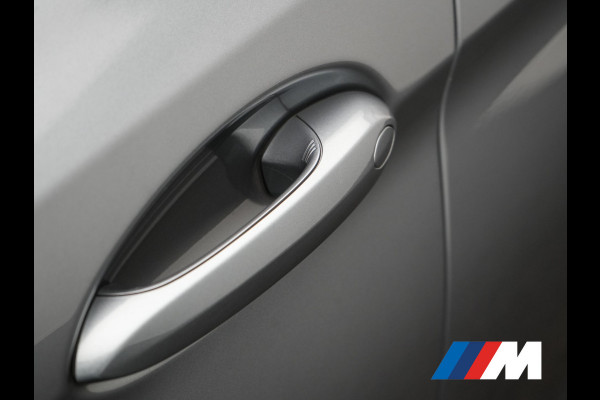 BMW 5 Serie Touring 530e xDrive M Sport PHEV 293pk Dealer O.H. | Panodak | Head Up | Laser LED | 360 Camera | Harman & Kardon | Sfeerverlichting | Alcantara Sportstoelen Verwarmd | Keyless | Blis | Virtual | Navigatie | DAB | Plug In Hybrid