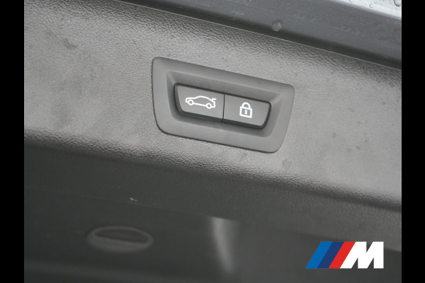 BMW 5 Serie Touring 530e xDrive M Sport PHEV 293pk Dealer O.H. | Panodak | Head Up | Laser LED | 360 Camera | Harman & Kardon | Sfeerverlichting | Alcantara Sportstoelen Verwarmd | Keyless | Blis | Virtual | Navigatie | DAB | Plug In Hybrid