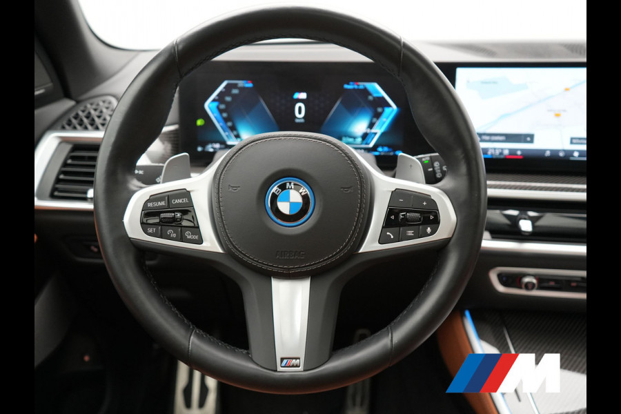BMW X5 xDrive50e M Sport PHEV 490pk | SOH 96,3 Dealer O.H. | Panodak | Luchtvering | Laser LED | Adaptive Cruise | Harman & Kardon | Comfortstoelen Memory & Stoelventilatie | Head Up | 360 Camera | Apple Carplay | Plug In Hybrid