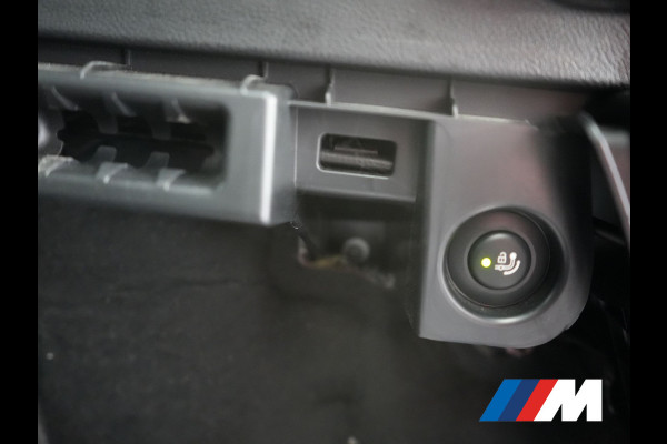 BMW X3 xDrive20i M Sport Shadow 184pk Dealer O.H | Trekhaak af Fabriek | Panodak | Adaptive Cruise | Sportstoelen Memory & Verwarmd | Harman Kardon |  Head Up | 19"L.M | BLIS |