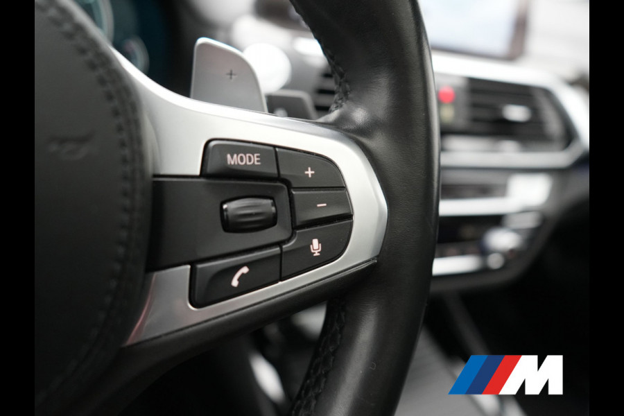 BMW X3 xDrive20i M Sport Shadow 184pk Dealer O.H | Trekhaak af Fabriek | Panodak | Adaptive Cruise | Sportstoelen Memory & Verwarmd | Harman Kardon |  Head Up | 19"L.M | BLIS |