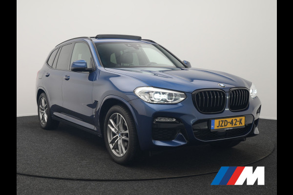 BMW X3 xDrive20i M Sport Shadow 184pk Dealer O.H | Trekhaak af Fabriek | Panodak | Adaptive Cruise | Sportstoelen Memory & Verwarmd | Harman Kardon |  Head Up | 19"L.M | BLIS |