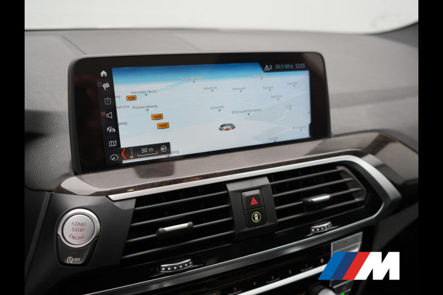 BMW X3 xDrive20i M Sport Shadow 184pk Dealer O.H | Trekhaak af Fabriek | Panodak | Adaptive Cruise | Sportstoelen Memory & Verwarmd | Harman Kardon |  Head Up | 19"L.M | BLIS |