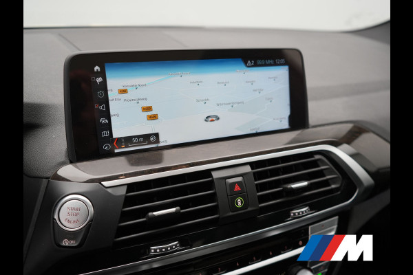 BMW X3 xDrive20i M Sport Shadow 184pk Dealer O.H | Trekhaak af Fabriek | Panodak | Adaptive Cruise | Sportstoelen Memory & Verwarmd | Harman Kardon |  Head Up | 19"L.M | BLIS |