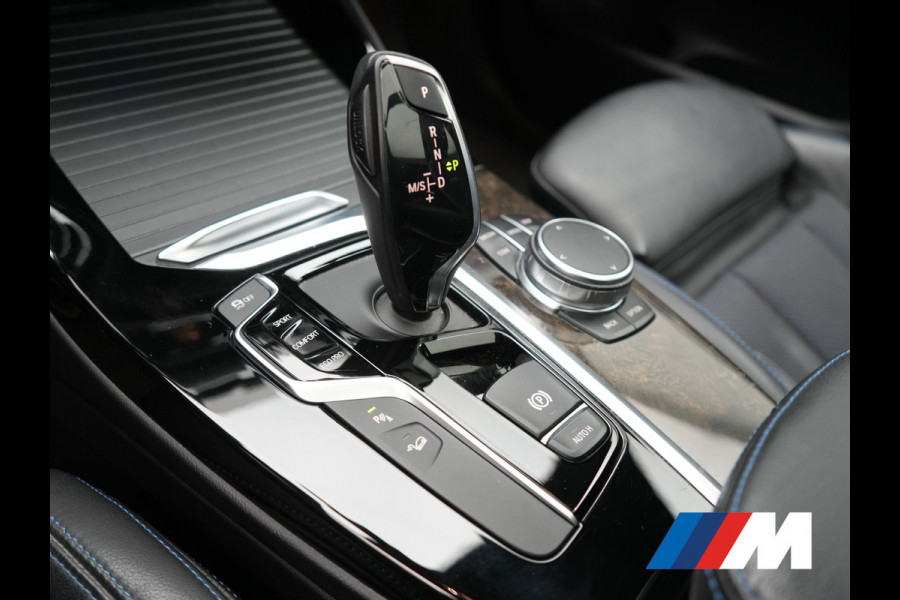 BMW X3 xDrive20i M Sport Shadow 184pk Dealer O.H | Trekhaak af Fabriek | Panodak | Adaptive Cruise | Sportstoelen Memory & Verwarmd | Harman Kardon |  Head Up | 19"L.M | BLIS |