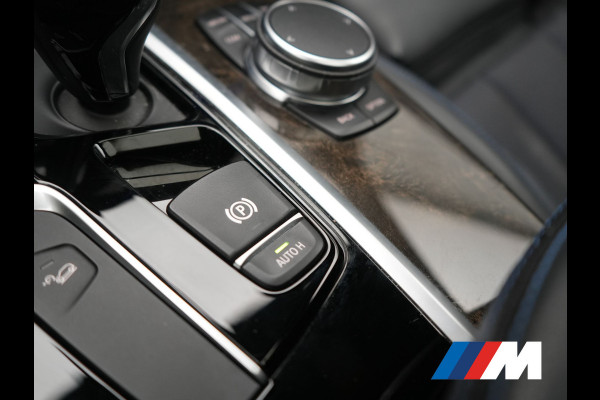 BMW X3 xDrive20i M Sport Shadow 184pk Dealer O.H | Trekhaak af Fabriek | Panodak | Adaptive Cruise | Sportstoelen Memory & Verwarmd | Harman Kardon |  Head Up | 19"L.M | BLIS |