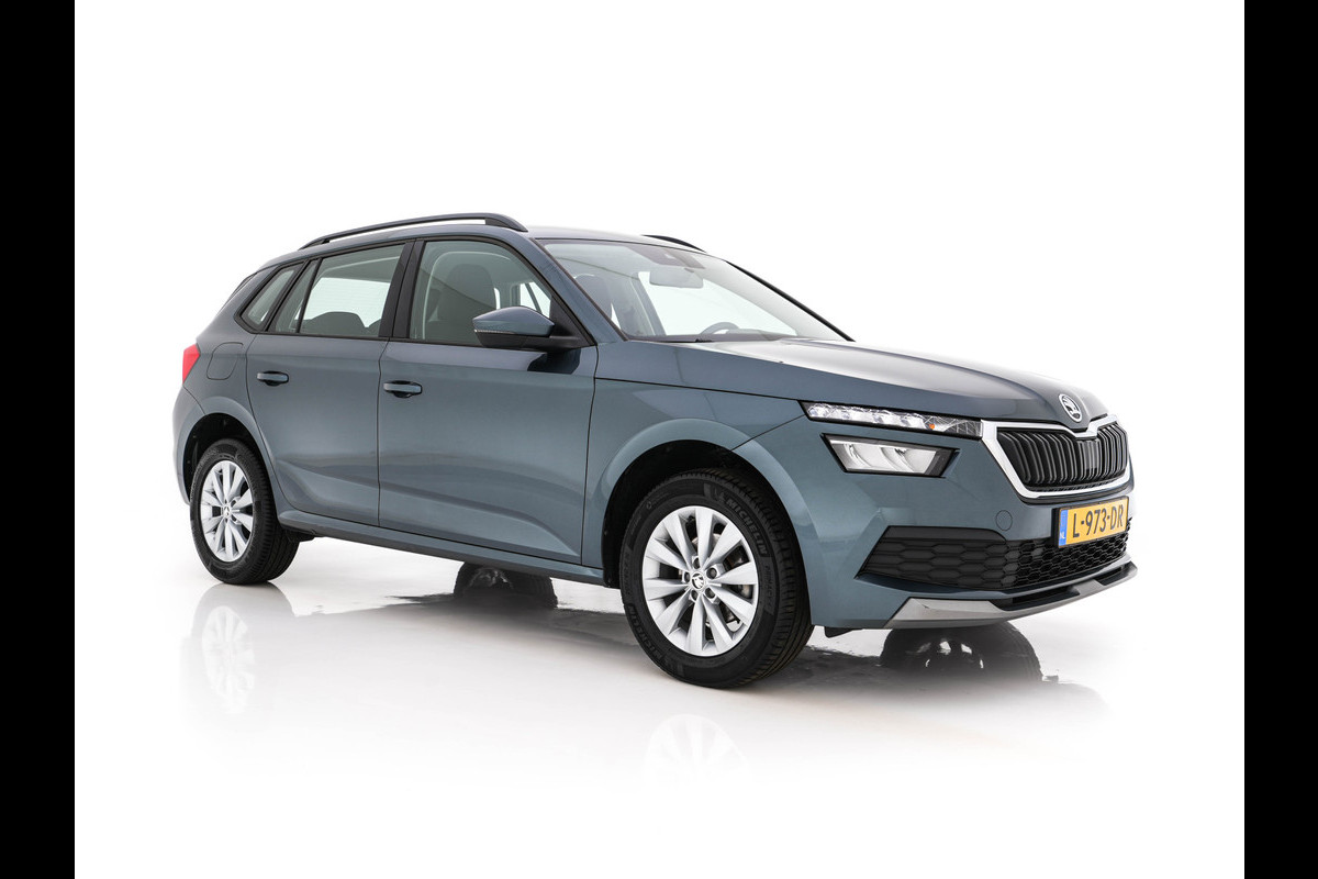 Škoda Kamiq 1.0 TSI Ambition (INCL-BTW) *FULL-LED | DIGI-COCKPIT | COMFORTSEATS | AIRCO | TOWBAR | CRUISE | DAB | 16''ALU*