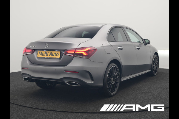 Mercedes-Benz A-Klasse 250 e **SONDERFARBE!** AMG Limited PHEV 218pk | Adaptive Cruise | Head Up | Multi Beam LED | Alcantara Sportstoelen Verwarmd | Night Pakket | Sfeerverlichting | MBUX | Apple Carplay | Widescreen Navi | 19"L.M | Mountaingrau Magno | Plug