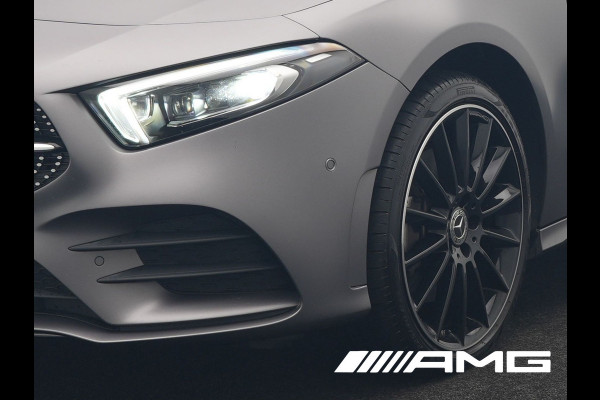 Mercedes-Benz A-Klasse 250 e **SONDERFARBE!** AMG Limited PHEV 218pk | Adaptive Cruise | Head Up | Multi Beam LED | Alcantara Sportstoelen Verwarmd | Night Pakket | Sfeerverlichting | MBUX | Apple Carplay | Widescreen Navi | 19"L.M | Mountaingrau Magno | Plug