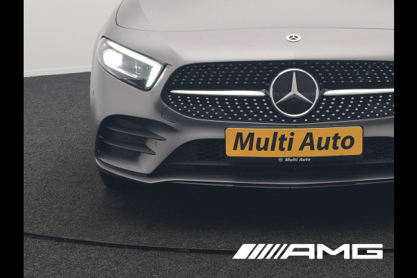 Mercedes-Benz A-Klasse 250 e **SONDERFARBE!** AMG Limited PHEV 218pk | Adaptive Cruise | Head Up | Multi Beam LED | Alcantara Sportstoelen Verwarmd | Night Pakket | Sfeerverlichting | MBUX | Apple Carplay | Widescreen Navi | 19"L.M | Mountaingrau Magno | Plug