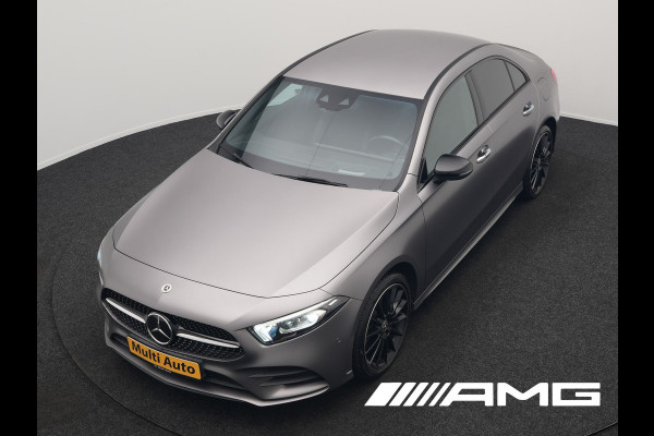 Mercedes-Benz A-Klasse 250 e **SONDERFARBE!** AMG Limited PHEV 218pk | Adaptive Cruise | Head Up | Multi Beam LED | Alcantara Sportstoelen Verwarmd | Night Pakket | Sfeerverlichting | MBUX | Apple Carplay | Widescreen Navi | 19"L.M | Mountaingrau Magno | Plug