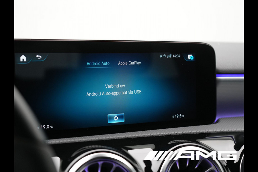 Mercedes-Benz A-Klasse 250 e **SONDERFARBE!** AMG Limited PHEV 218pk | Adaptive Cruise | Head Up | Multi Beam LED | Alcantara Sportstoelen Verwarmd | Night Pakket | Sfeerverlichting | MBUX | Apple Carplay | Widescreen Navi | 19"L.M | Mountaingrau Magno | Plug