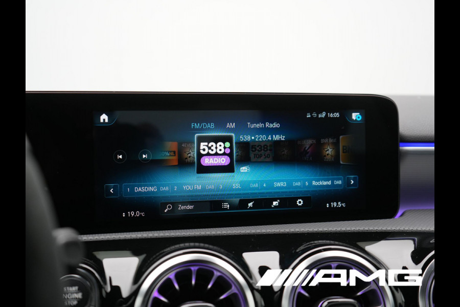 Mercedes-Benz A-Klasse 250 e **SONDERFARBE!** AMG Limited PHEV 218pk | Adaptive Cruise | Head Up | Multi Beam LED | Alcantara Sportstoelen Verwarmd | Night Pakket | Sfeerverlichting | MBUX | Apple Carplay | Widescreen Navi | 19"L.M | Mountaingrau Magno | Plug