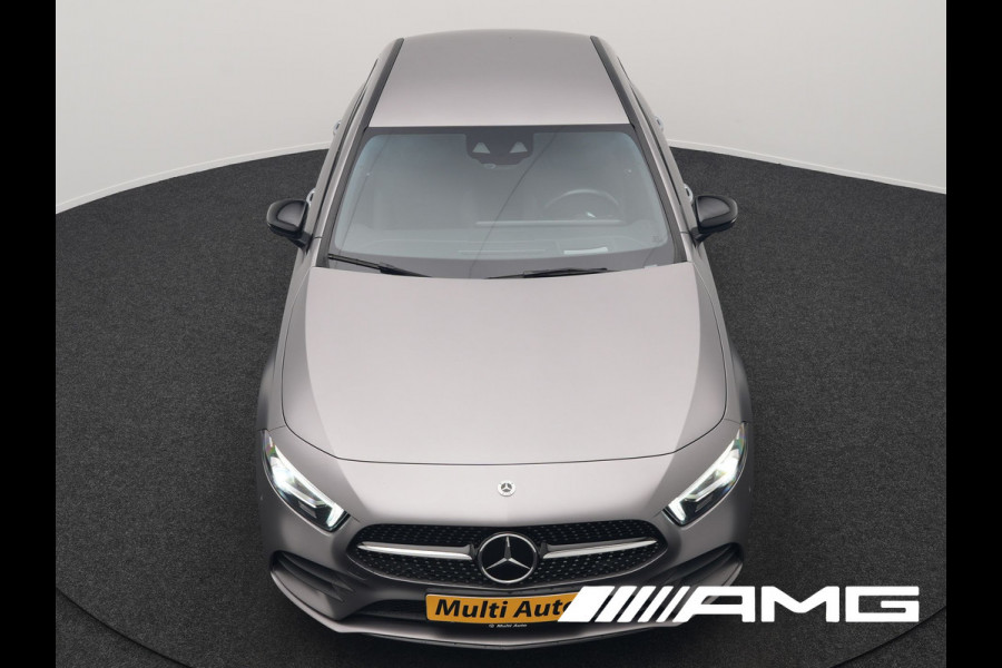 Mercedes-Benz A-Klasse 250 e **SONDERFARBE!** AMG Limited PHEV 218pk | Adaptive Cruise | Head Up | Multi Beam LED | Alcantara Sportstoelen Verwarmd | Night Pakket | Sfeerverlichting | MBUX | Apple Carplay | Widescreen Navi | 19"L.M | Mountaingrau Magno | Plug