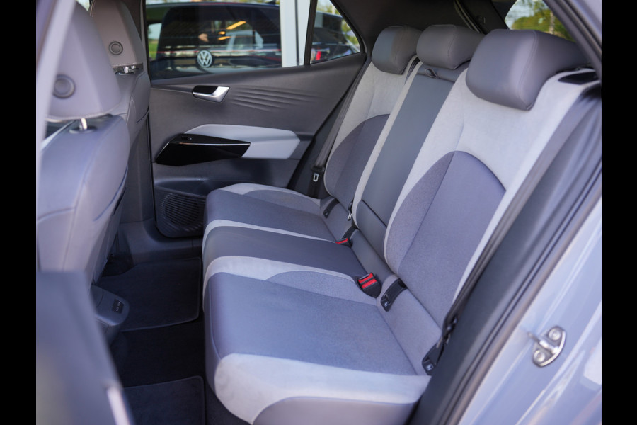 Volkswagen ID.3 First Plus 58 kWh | Apple Carplay/Android Auto | Cruise control adaptief |