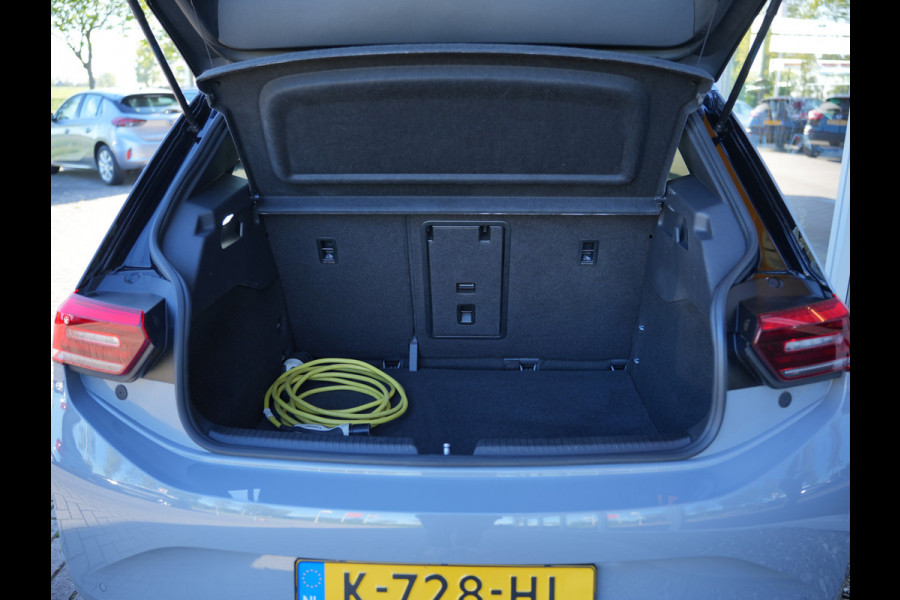 Volkswagen ID.3 First Plus 58 kWh | Apple Carplay/Android Auto | Cruise control adaptief |