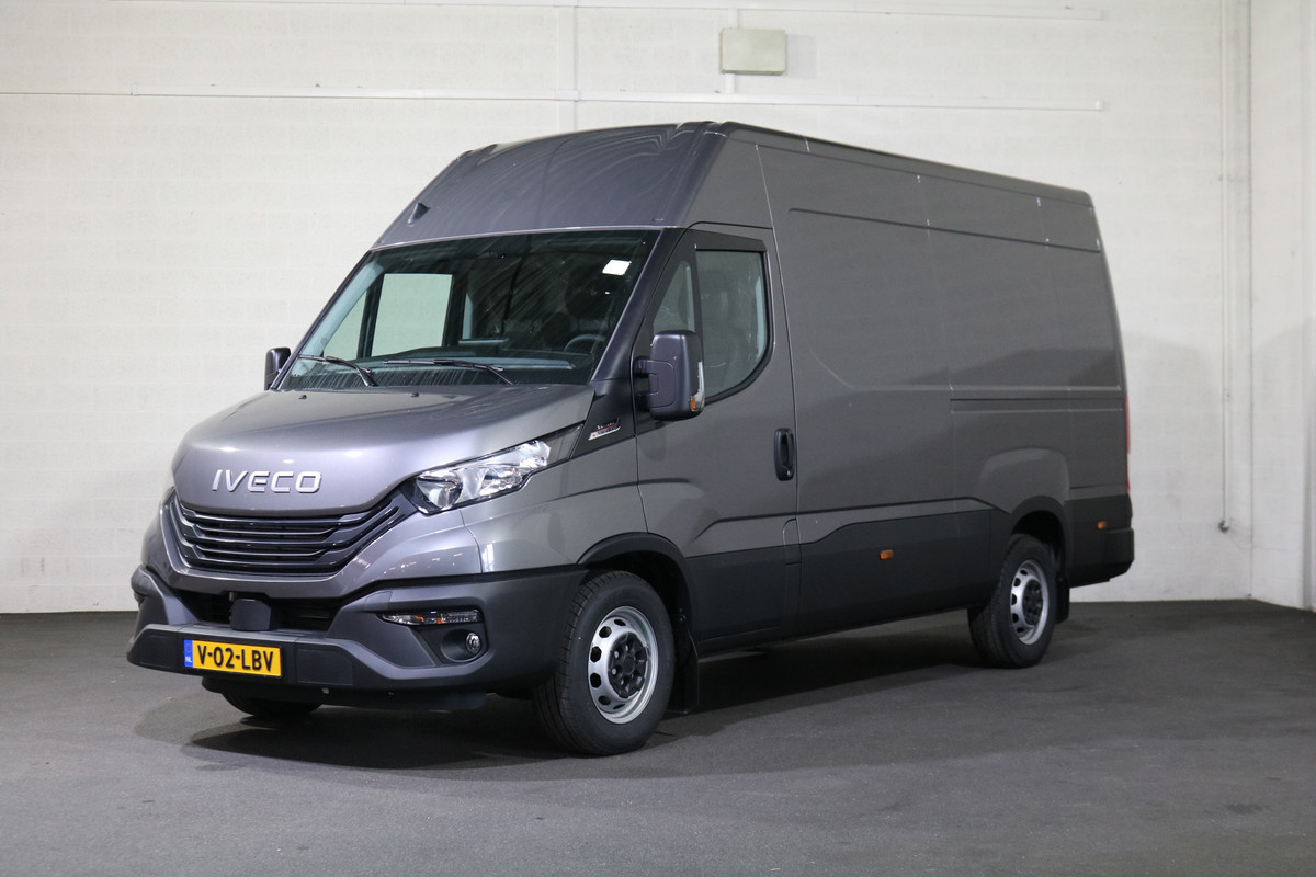 Iveco Daily 35S18 Hi-Matic L2 H2 Airco Navigatie Trekhaak Digitaal Dashboard (Voorraad in de Wal)