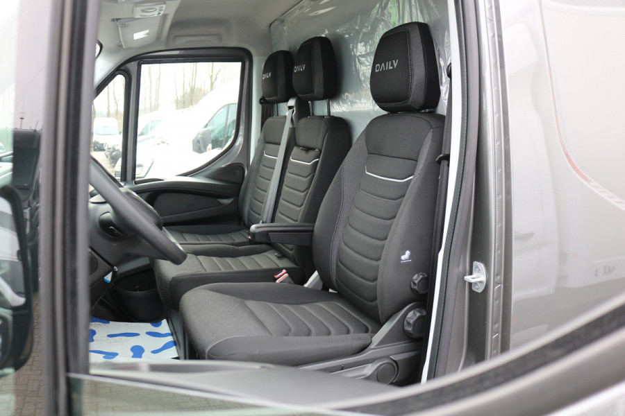 Iveco Daily 35S18 Hi-Matic L2 H2 Airco Navigatie Trekhaak Digitaal Dashboard (Voorraad in de Wal)