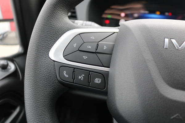Iveco Daily 35S18 Hi-Matic L2 H2 Airco Navigatie Trekhaak Digitaal Dashboard (Voorraad in de Wal)
