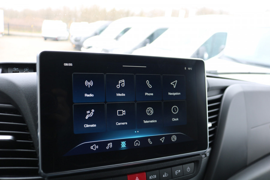 Iveco Daily 35S18 Hi-Matic L2 H2 Airco Navigatie Trekhaak Digitaal Dashboard (Voorraad in de Wal)