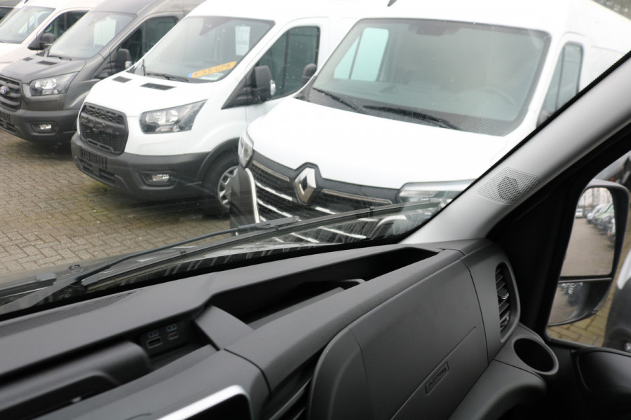 Iveco Daily 35S18 Hi-Matic L2 H2 Airco Navigatie Trekhaak Digitaal Dashboard (Voorraad in de Wal)