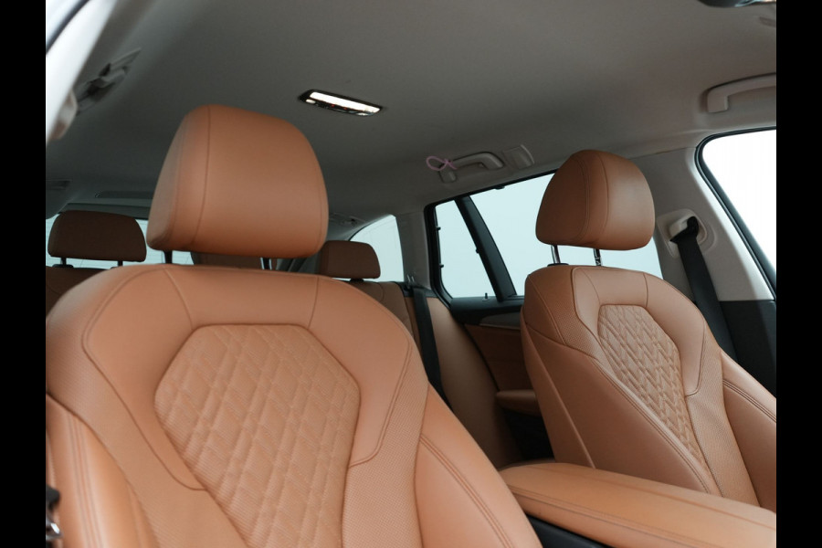 BMW 5 Serie Touring 530e Sportline PHEV 293pk Dealer O.H Bernina Grau Metallic | Trekhaak Afn. | M Sportstuur | Camera | Lederen Sportstoelen Verwarmd | Cruise Control | BMW LED | Hifi Sound | Apple Carplay | Navigatie | Virtual | DAB |  Plug In Hybrid