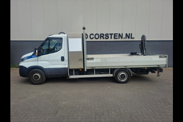 Iveco Daily 3.0I CNG Automaat 3-Pers. HIAB Laadkraan EURO 6 Navi Ecc Trekhaak Camera Blue power Alpine 2-Din Infotainment Sys. Bluetooth Opbergkasten Betonplex Vloer Compressed Natural Gas (CNG) EURO-6 375 35S14N Voertuig 1e Eigenaar Euro 6