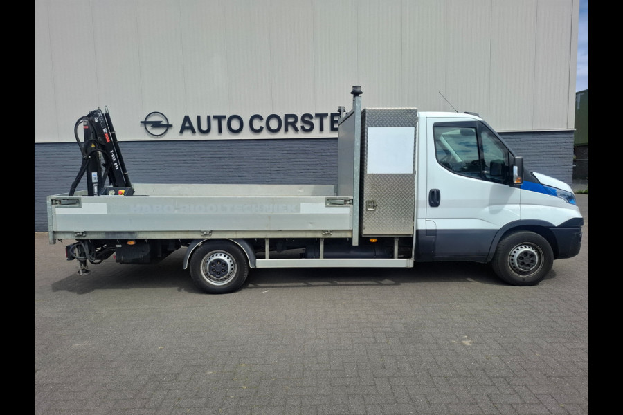 Iveco Daily 3.0I CNG Automaat 3-Pers. HIAB Laadkraan EURO 6 Navi Ecc Trekhaak Camera Blue power Alpine 2-Din Infotainment Sys. Bluetooth Opbergkasten Betonplex Vloer Compressed Natural Gas (CNG) EURO-6 375 35S14N Voertuig 1e Eigenaar Euro 6