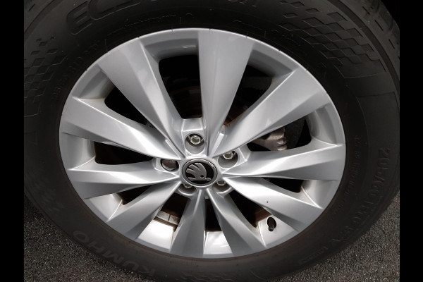 Škoda Kamiq 1.0 TSI 110pk DSG Dynamic Navigatie Lane Assist Adaptive Cruise Control Camera Stoelverwarming