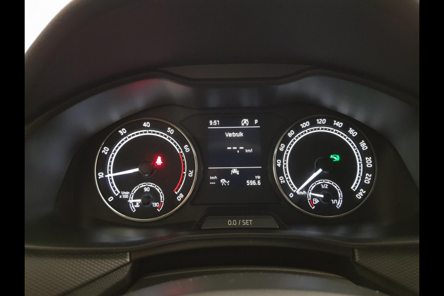 Škoda Kamiq 1.0 TSI 110pk DSG Dynamic Navigatie Lane Assist Adaptive Cruise Control Camera Stoelverwarming