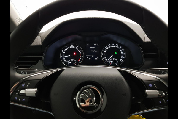 Škoda Kamiq 1.0 TSI 110pk DSG Dynamic Navigatie Lane Assist Adaptive Cruise Control Camera Stoelverwarming