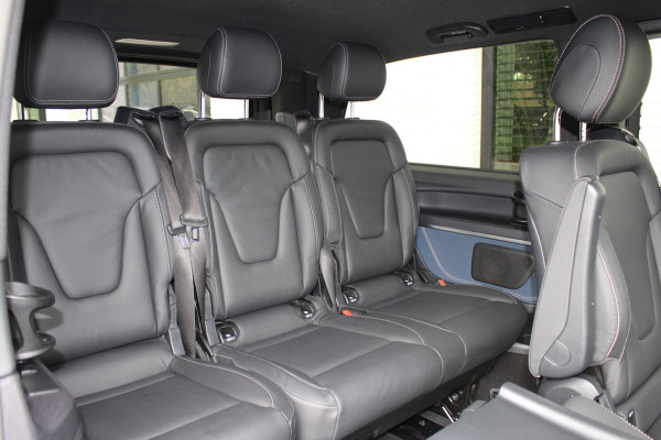 Mercedes-Benz Eqv 300 L2 / AMG / Luchtvering / 7-Persoons / Black Edition / Vol Opties / NIEUWSTAAT