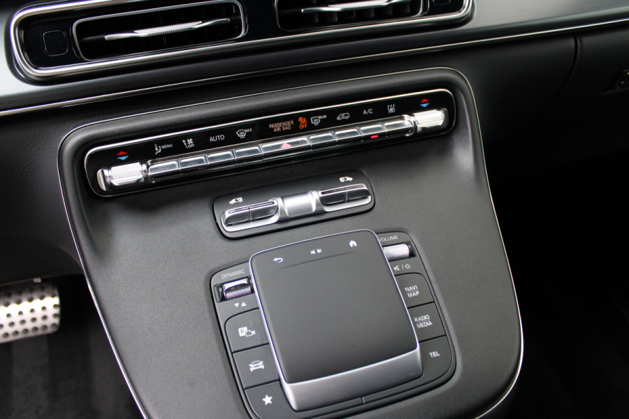 Mercedes-Benz Eqv 300 L2 / AMG / Luchtvering / 7-Persoons / Black Edition / Vol Opties / NIEUWSTAAT