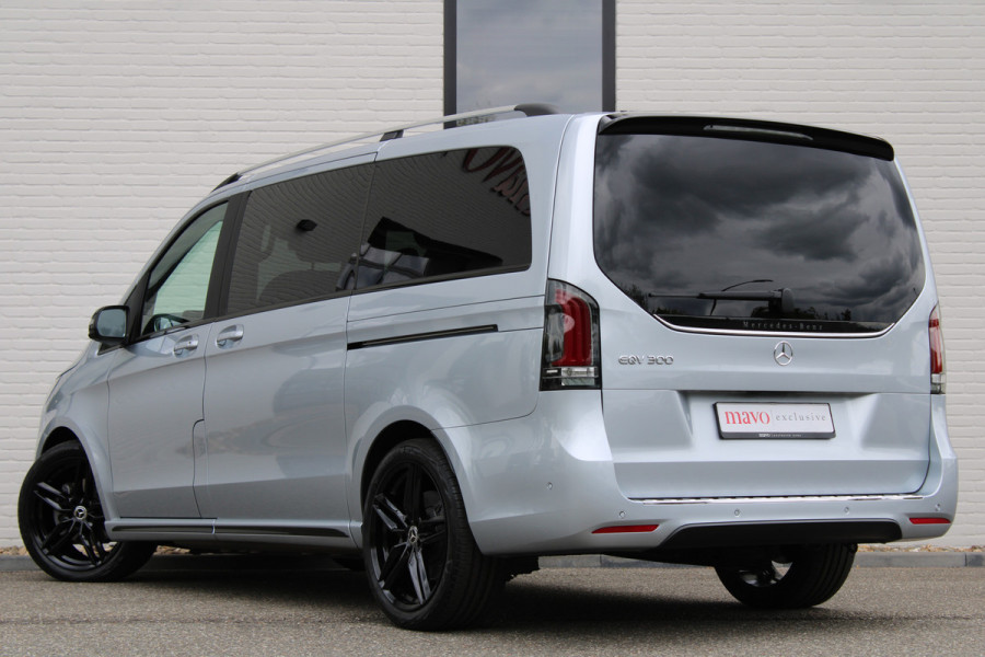 Mercedes-Benz Eqv 300 L2 / AMG / Luchtvering / 7-Persoons / Black Edition / Vol Opties / NIEUWSTAAT