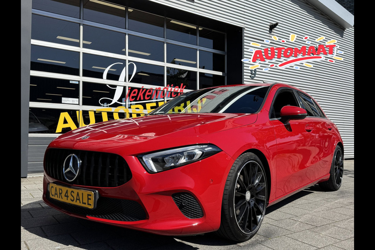 Mercedes-Benz A-Klasse 180 Design Plus- AUTOMAAT - Navigatie I Leer I Digital Dashboard I Sport interieur I Dealer onderhouden