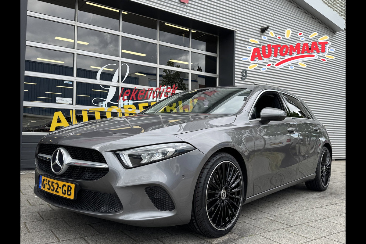 Mercedes-Benz A-Klasse 180 Business Solution - Navigatie / Apple CarPlay I Sport interieur I PDC I LED I 85.000 KM - Dealer ond.