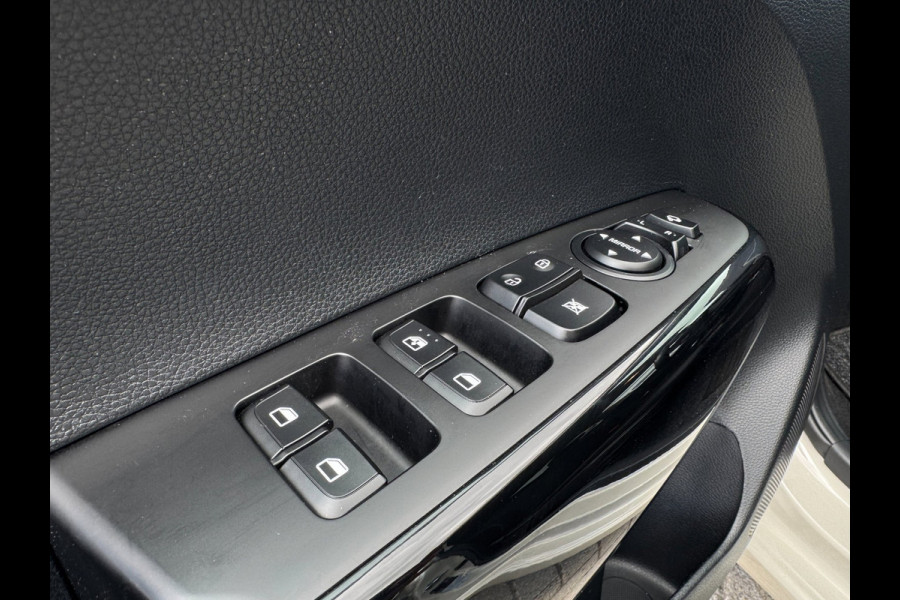 Kia Picanto 1.0 DPi DynamicLine STUUR&STOELVERW. / CAMERA / CARPLAY / ZEER UNIEKE KLEUR
