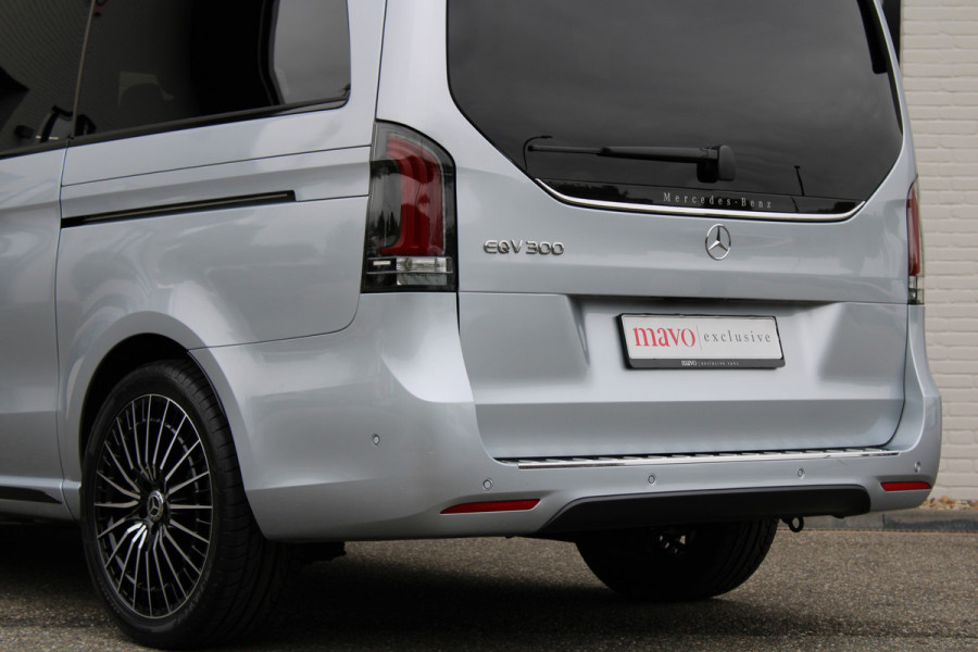 Mercedes-Benz Eqv 300 L2 / AMG / Luchtvering / 7-Persoons / Black Edition / 360 Camera / Vol Opties / NIEUWSTAAT