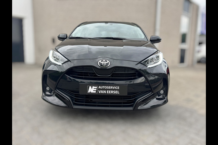 Toyota Yaris 1.5 VVT-i First Edition LED / CARPLAY / STOELVERW. / CAMERA / LANE ASSIST / CRUISE CONTROL / DEALER OND.