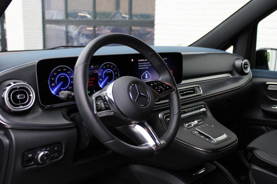 Mercedes-Benz Eqv 300 L2 / AMG / Luchtvering / Dubbele Cabine / Black Edition / 360 Camera / Vol Opties / NIEUWSTAAT