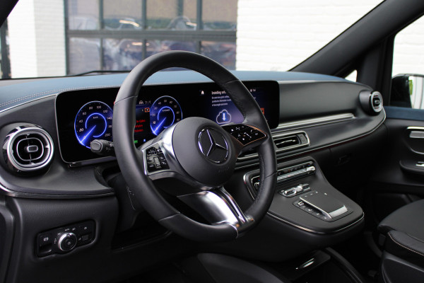 Mercedes-Benz Eqv 300 L2 / AMG / Luchtvering / Dubbele Cabine / Black Edition / 360 Camera / Vol Opties / NIEUWSTAAT