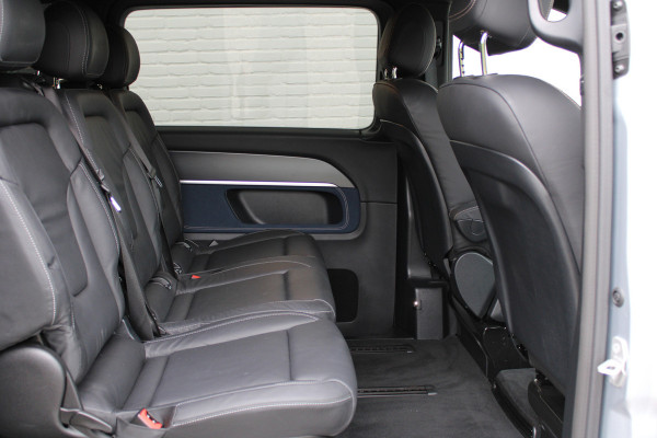 Mercedes-Benz Eqv 300 L2 / AMG / Luchtvering / Dubbele Cabine / Black Edition / 360 Camera / Vol Opties / NIEUWSTAAT
