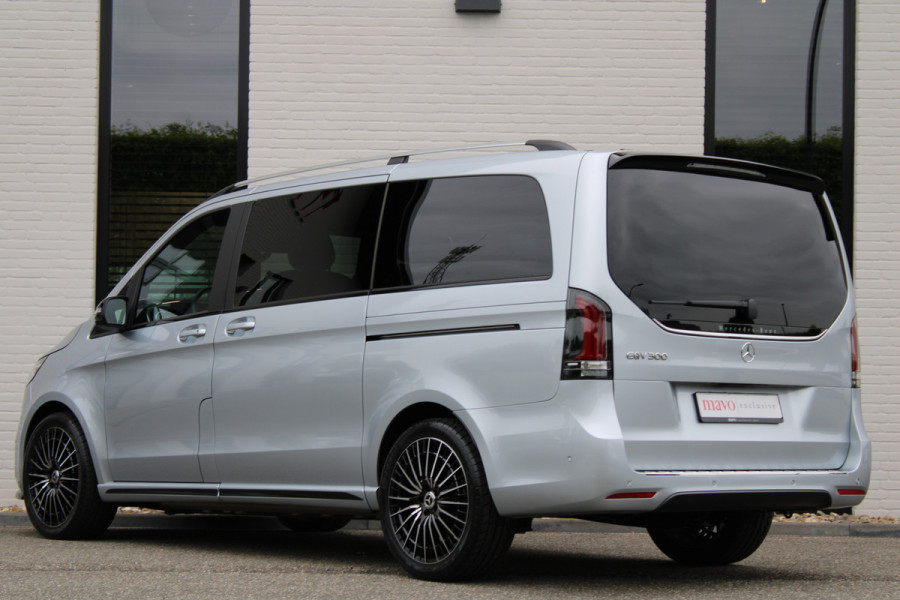Mercedes-Benz Eqv 300 L2 / AMG / Luchtvering / Dubbele Cabine / Black Edition / 360 Camera / Vol Opties / NIEUWSTAAT