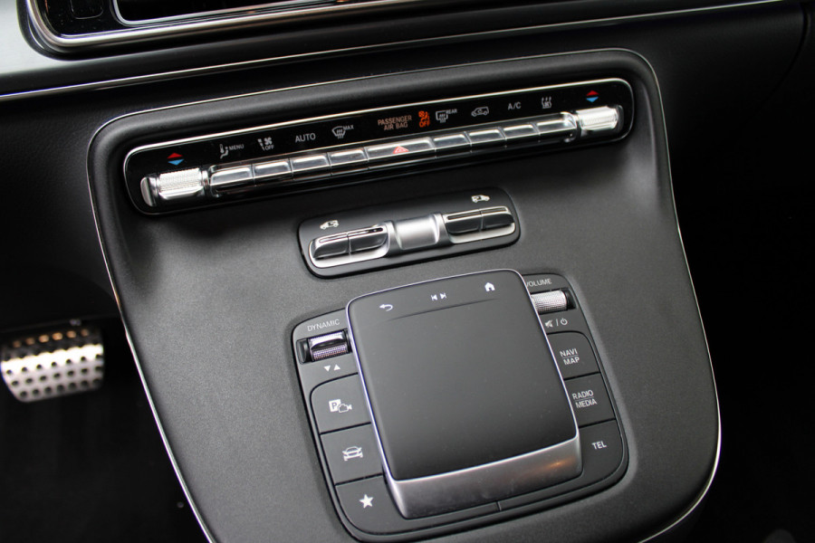 Mercedes-Benz Eqv 300 L2 / AMG / Luchtvering / Dubbele Cabine / Black Edition / 360 Camera / Vol Opties / NIEUWSTAAT